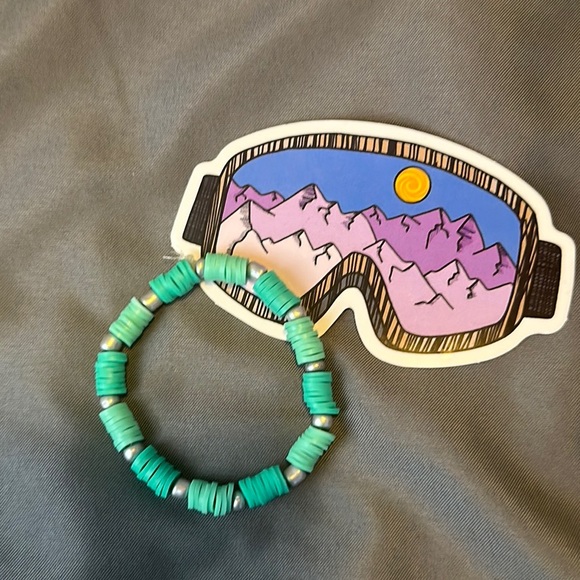 Meet your Posher, Ava - Picture 1 of 1